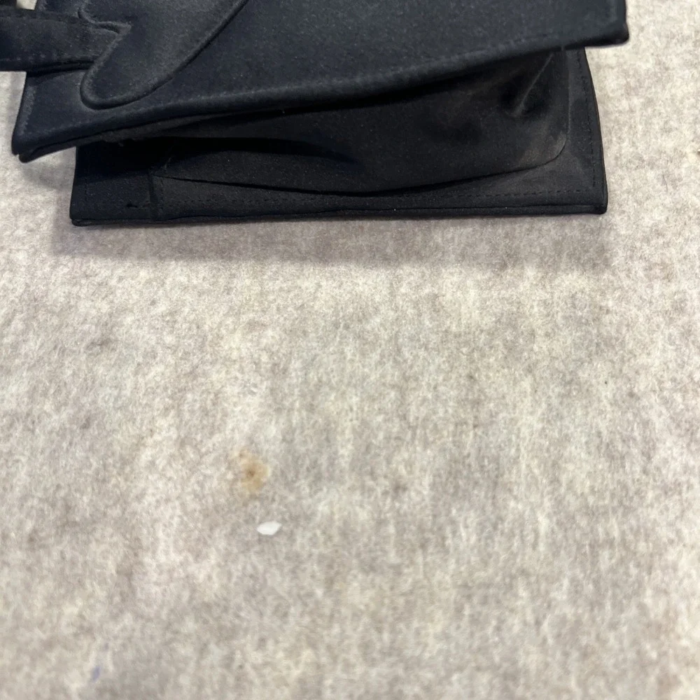 Gorgeous Victoria Secret Handbag Black Satin Cocktail Bag With Heart‎ EUC - Picture 9 of 11